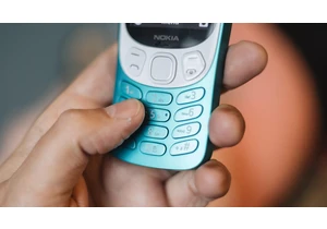 Travel With a Burner Phone to Protect Your Private Data, Especially Going Into the US
