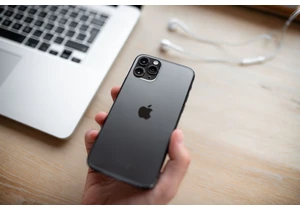 Manufacturing iPhones in the U.S. could elevate the price to $3,500