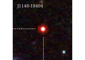 Je tajuplný gravitační gigant v červené tečce QSO1 primordiální černá díra?