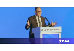 Starmer tells UK to ‘push past’ AI job fears as tech leaders raise alarm