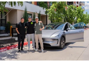 Tesla shows off its first fully autonomous delivery to convince us its self-driving cars work