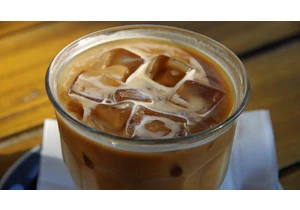 Should You Put Down the Iced Coffee During a Heat Advisory? This Is What Dietitians Say