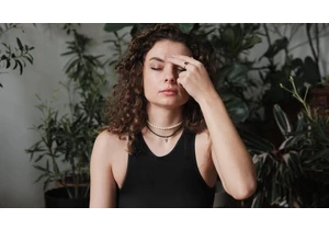 Struggling With Anxiety Symptoms? Try These 8 Pressure Points for Relief