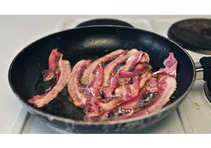 Don't Waste Bacon Grease: Here Are 9 Ways to Put It to Use