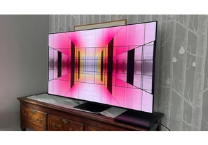  I lived with Samsung’s S95D QD-OLED TV for a week, and it’s a game changer 