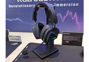 Asus’ new gaming headset lets you frag noobs and call mom at the same time