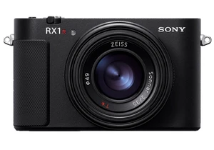 Sony's 61MP RX1R III fixed-lens compact camera is finally here after a ten-year wait