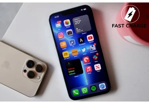 Fast Charge: Curved-screen phones are flat out wrong