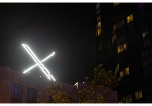 X is experiencing a data center outage