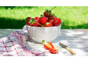 6 Foods Science Shows Are More Hydrating Than Water