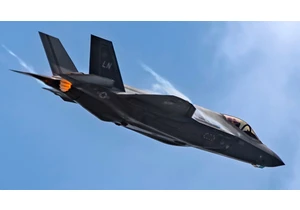 Pilot’s 50-minute in-flight conference call with tech support failed to avert $200 million F-35 fireball — pilot ejected and suffered only minor injuries