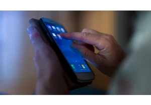 Here's How to Move the Chrome Address Bar to the Bottom of Android Phone Screens
