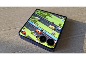 I’ve fallen in love with the Samsung Galaxy Z Flip 7’s cover screen – and it might just become my main way to use a phone