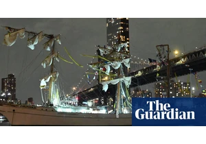 Mexican Navy ship crashes into Brooklyn Bridge leaving two people dead