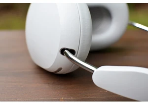 Sonos gets to keeps its CEO, as a treat