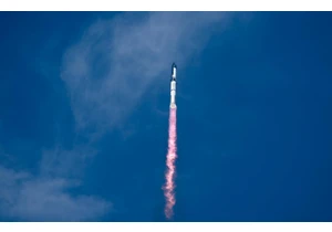 SpaceX's ninth Starship test flight reaches space but fails to deploy fake satellites