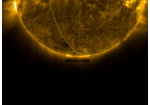 Solar Orbiter gets world-first views of the Sun's poles