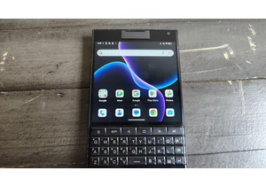 Unihertz Titan 2 Unboxing: A BlackBerry-Like Phone For An Android World video