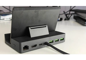 Razer Handheld Dock Chroma Follows Its Accessories' Formula: High Quality With a Higher Price