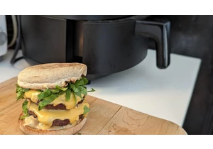 You're Making Cheeseburgers Wrong. This Speedy Method Leaves Almost No Mess Behind     - CNET