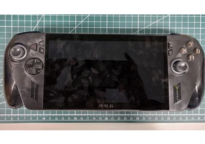 Is this the first Xbox-branded handheld console in the flesh?