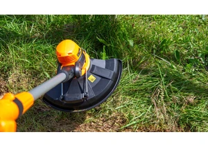 How to use a grass trimmer