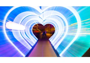 This App Uses AI to Keep Dating Emotional, Yet Productive