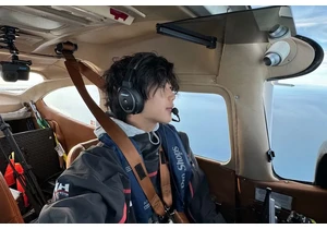US influencer stranded in Antarctica after landing plane without permission