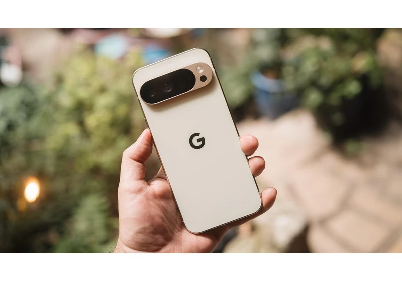 I Tested Google's Pixel 10 Pro XL in Paris, and I'm Impressed