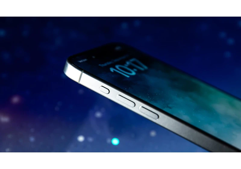 Summer Travel Plans? How to Check Your Flight Status With Your iPhone's Hidden Tracker