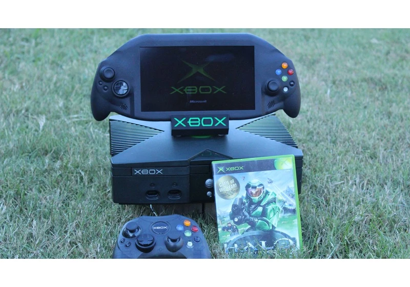 This original Xbox handheld created by a modder uses genuine parts, has a 480p display and Xbox Live support