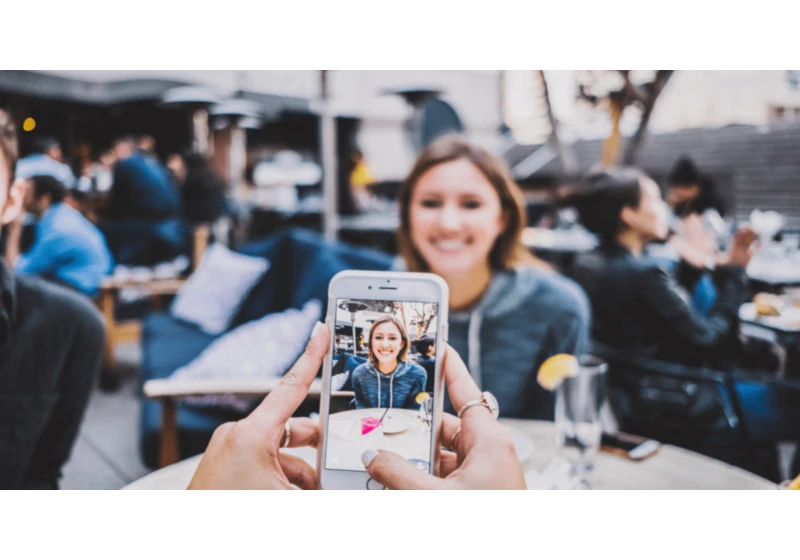 30 Crazy Social Media Facts Marketers Need To Know via @sejournal, @jonleeclark