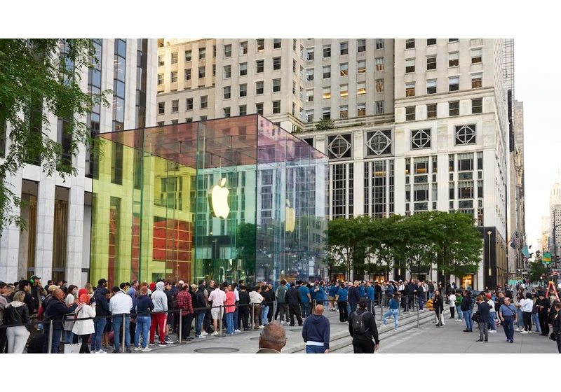 Apple cuts over 700 jobs following its car and display project closures