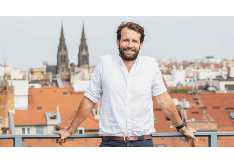 Hotelnictví pomalu ožívá a s ním i český startup Mews. Kupuje britského konkurenta a hlásí rekordní útraty