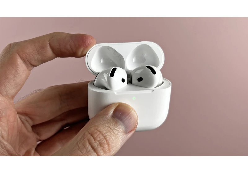 AirPods Pro 2 and AirPods 4 will get two useful free upgrades in iOS 26