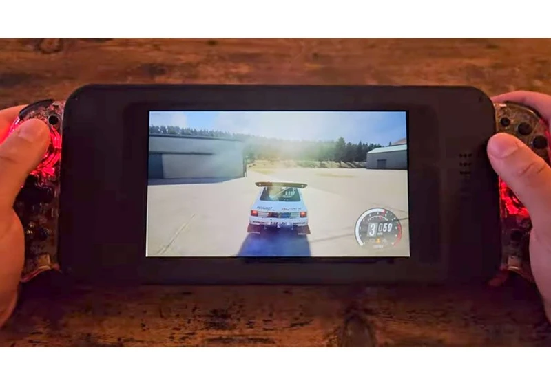  Modder Turns Framework Laptop PCB Into a Handheld Gaming PC 