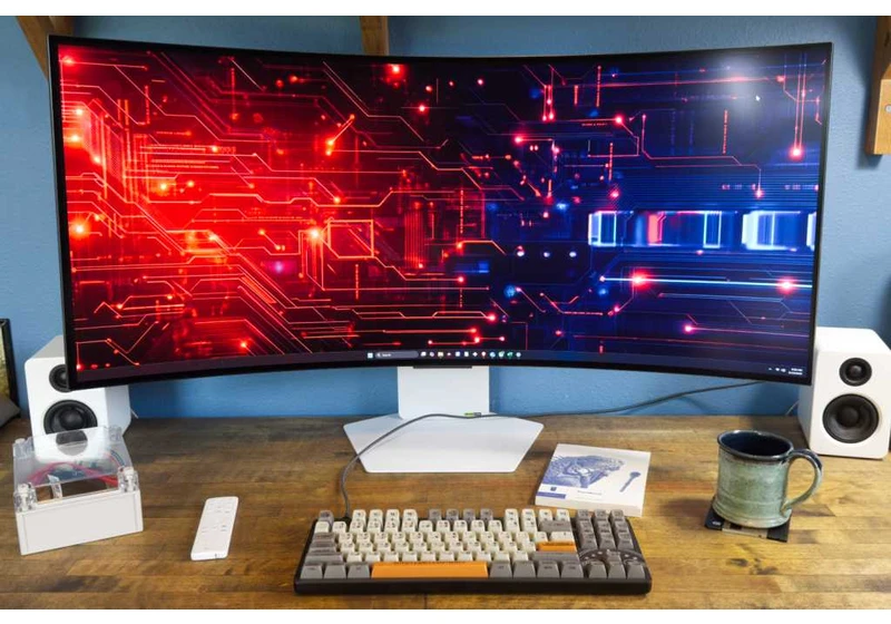 LG Ultragear 39GX90SA-W review: This huge OLED monitor packs TV smarts