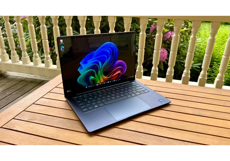 I Tested the HP EliteBook Ultra G1i. Its Deluxe Design and Features Are Perfect for On-the-Go Execs