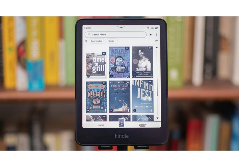 The Kindle Colorsoft faces shipping delays, but don’t be put off by its yellow screen issue
