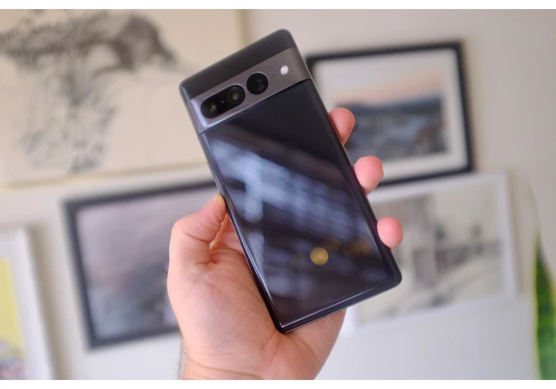 EE's dropped a rare bargain for the Pixel 7 Pro