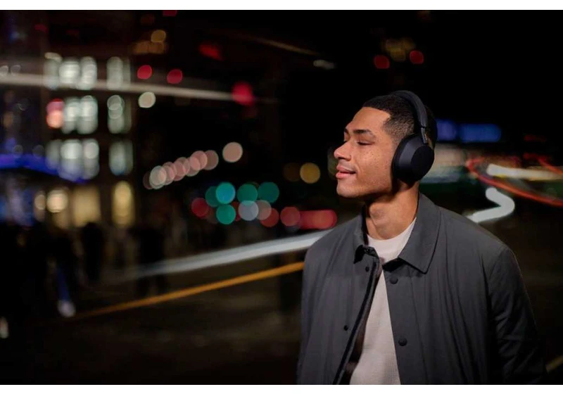 Score these noise-canceling Sony wireless headphones for 45% off