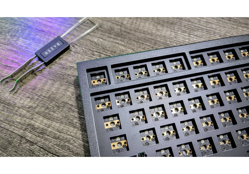  I finally built my first keyboard from scratch —  thanks to Razer actually offering everything you need for the first time 