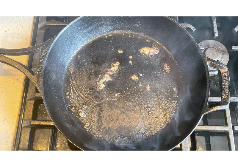 This Everyday Kitchen Staple Cleans Cast Iron Better Than Soap Ever Could