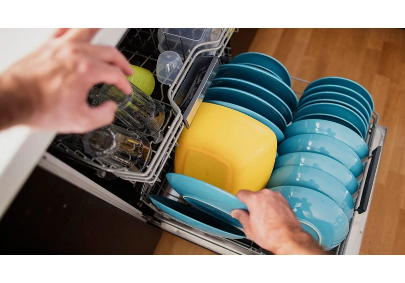 It's Tempting, But Please Don't Put These 11 Things in Your Dishwasher