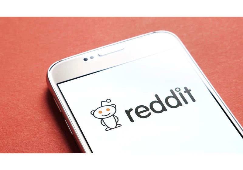 Reddit expands its learning hub with new features, courses and certifications