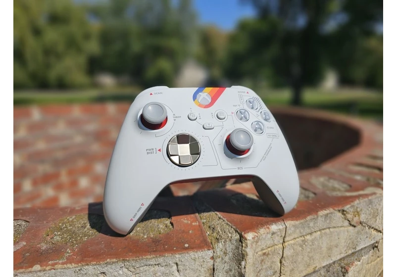 The Starfield Xbox controller and headset take you to the moon and back