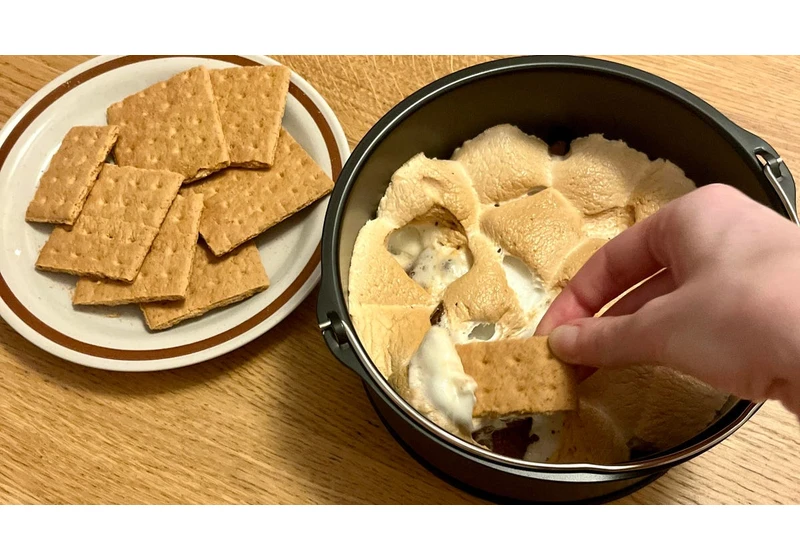 This Viral Air Fryer S'Mores Dip Is Still the Perfect Comfort Snack