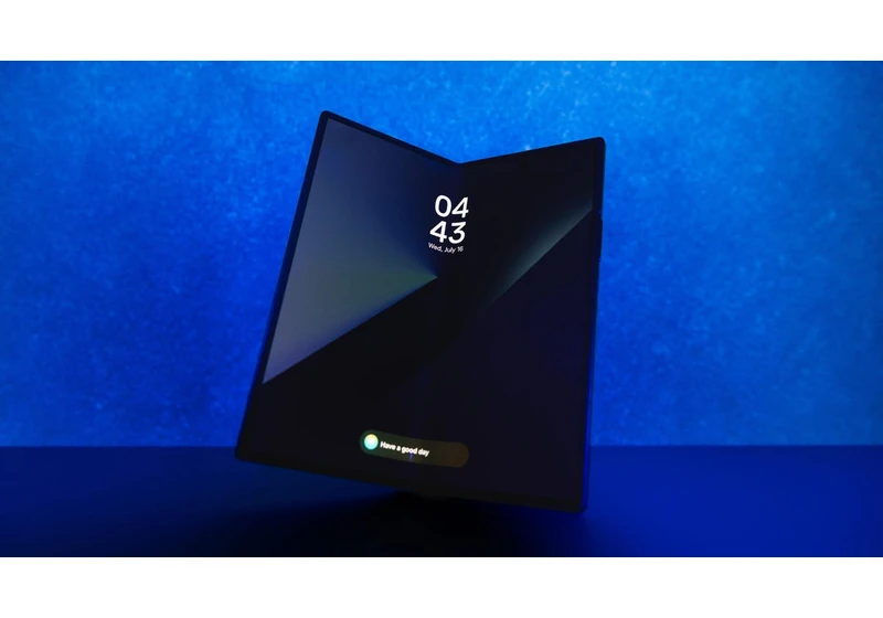 CNET Survey: 64% of People Say 'No Thanks' to Foldable Smartphones