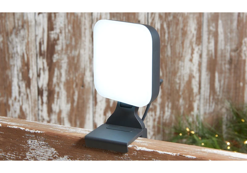 Logitech's Litra Glow streamer light falls to a new low of $40