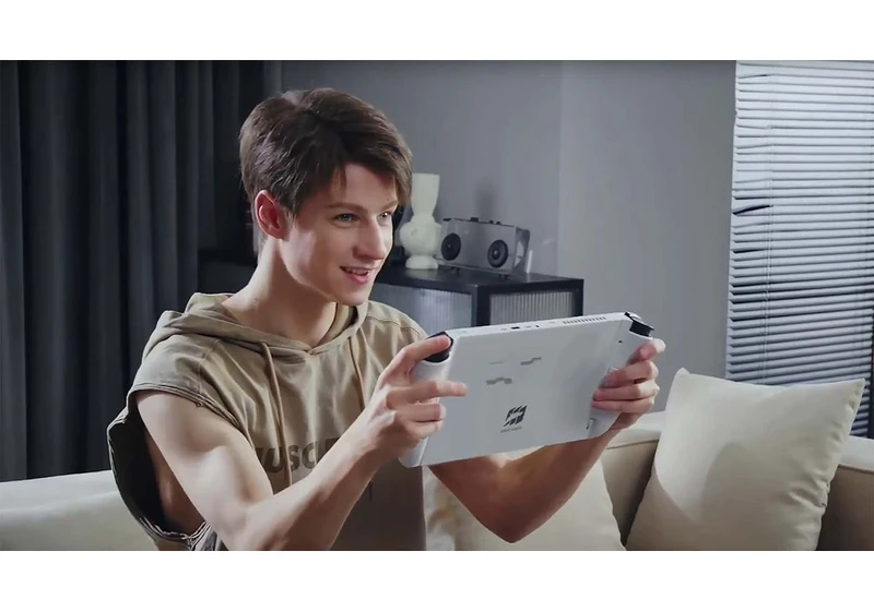Tencent revealed a massive new Intel gaming handheld with a unique feature similar to the Nintendo 3DS